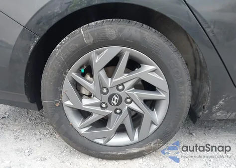 2024 Hyundai Elantra Sel from USA, damaged, VIN KMHLM4DG8RU753762